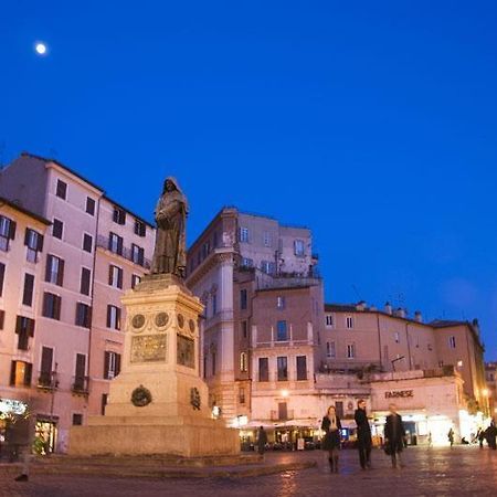 Casa Vacanze Campo De' Fiori Rom Exteriör bild