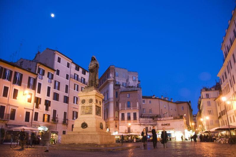 Casa Vacanze Campo De' Fiori Rom Exteriör bild